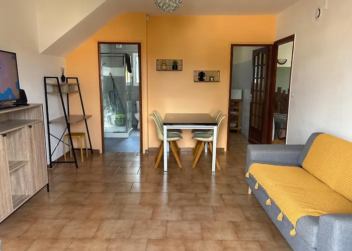 Joli T2 Dans Villa