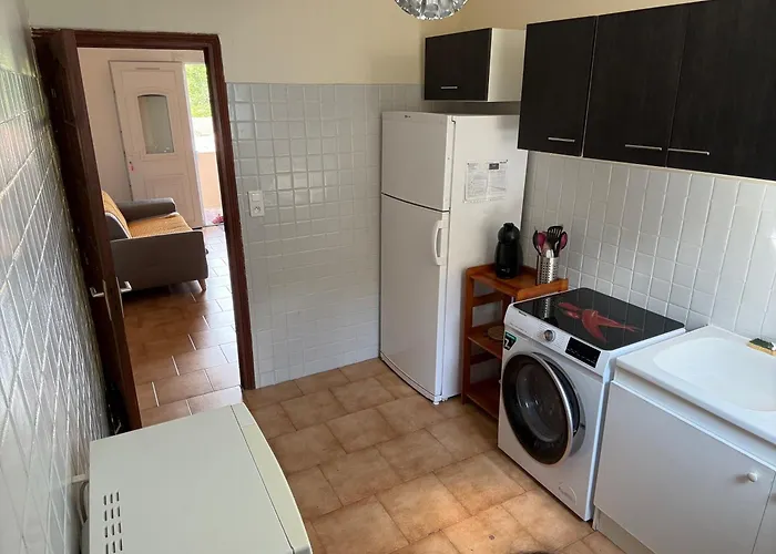 Joli T2 Dans Villa